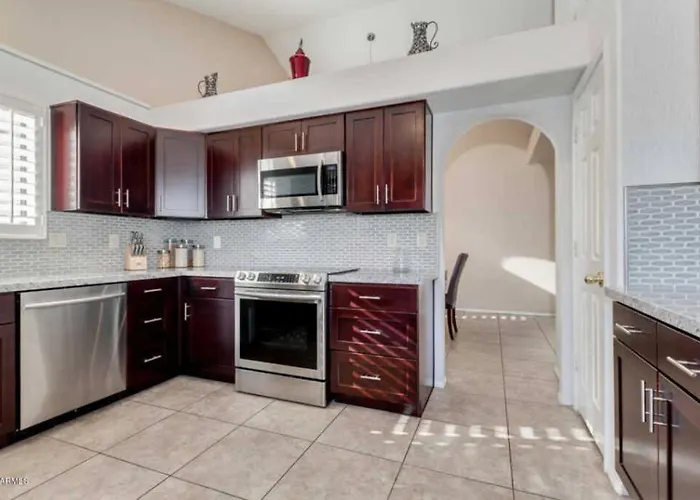Your Perfect Find With Heated Pool Holiday home *